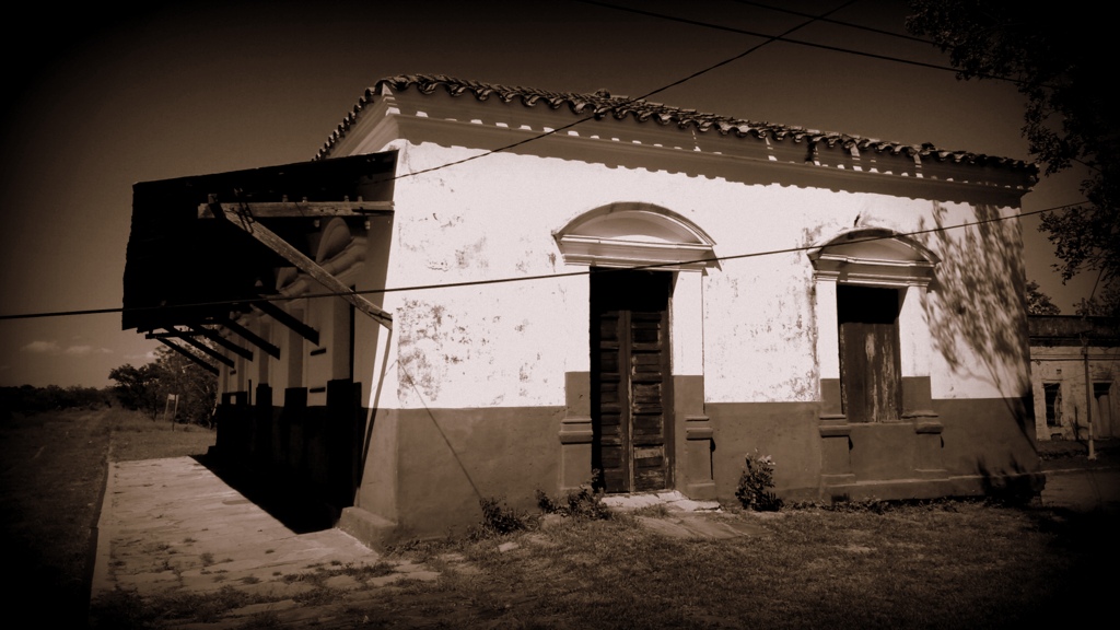 Am Bahnsteig Paraguarí